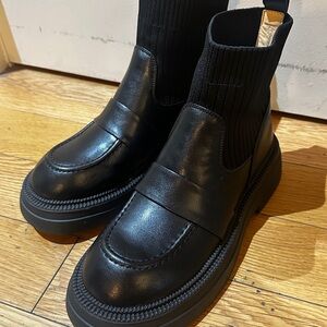 Black Leather women Chelsea boots